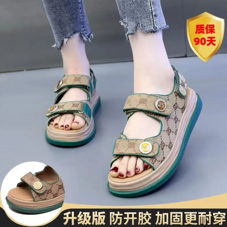 真皮凉鞋女夏季平底2025年新款网红潮流时尚魔术贴运动沙滩女鞋拖