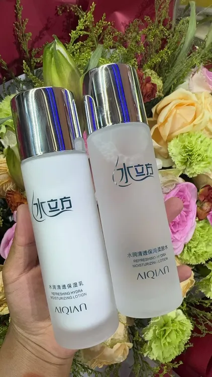 爱倩水润清透保湿水乳套盒