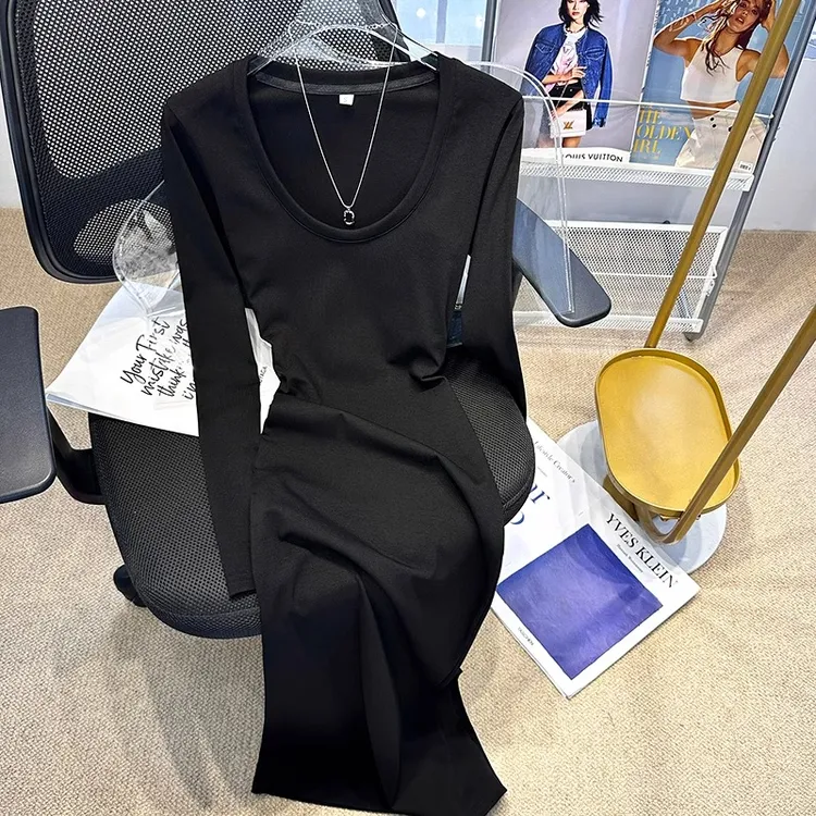 春秋2025新款黑色U领长袖连衣裙女气质修身显瘦打底内搭包臀长裙