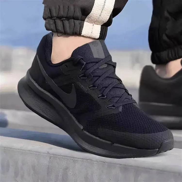 NIKE/耐克男子运动鞋百搭网面黑武士时尚运动休闲透气跑步训练鞋