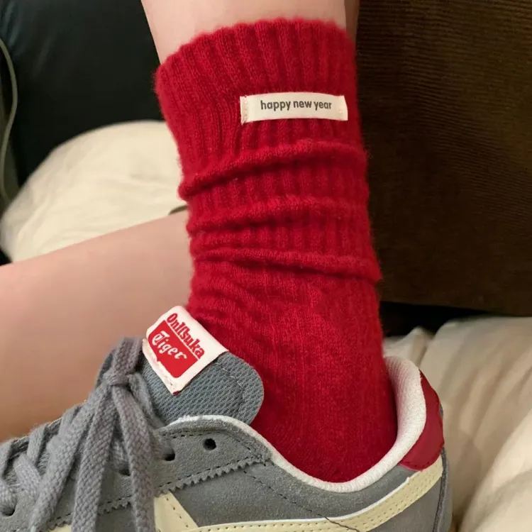 【诗羽】女秋冬ins 红色高级感博主风新年红中筒棉百搭堆堆袜学院风