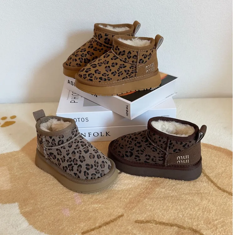 儿童雪地靴2025冬季新款女童加绒短靴男童加厚棉靴保暖防水大棉靴