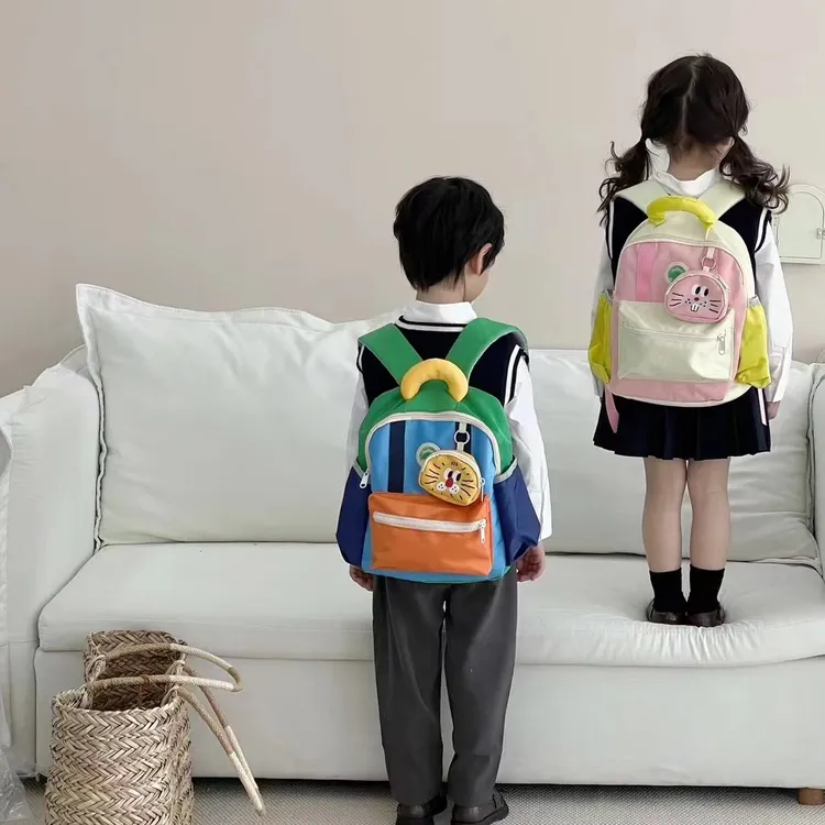 新款可爱儿童双肩包幼儿园小学生撞色轻便书包春游出游包亲子包