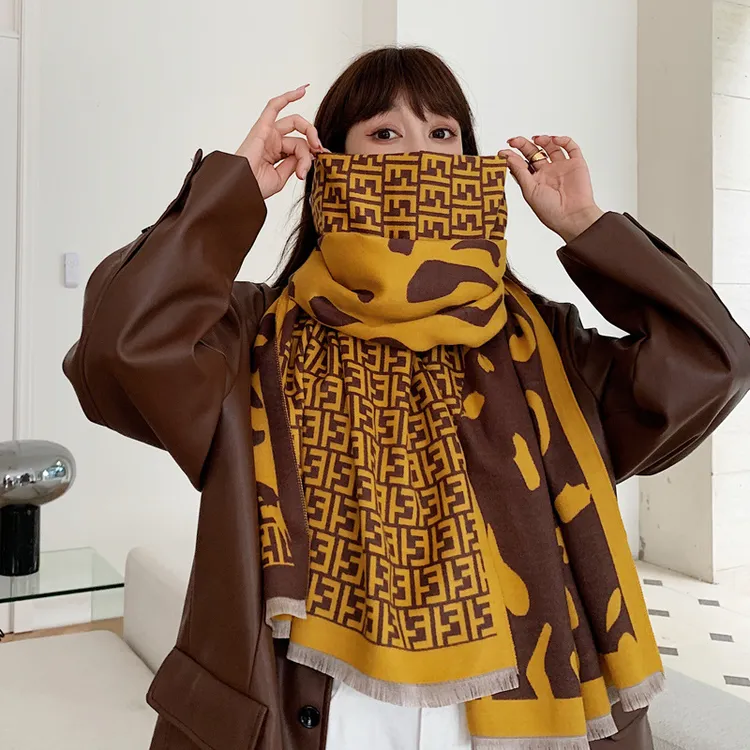 Love is long22新款潮牌字母印花围巾女冬季双面加厚保暖围脖两用