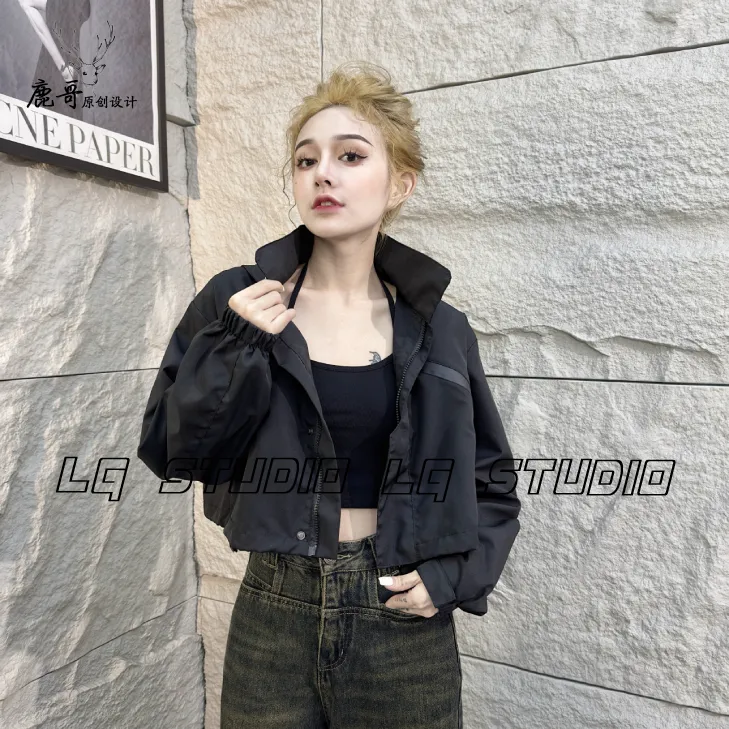 极简风/黑色冲锋/春季新款设计感高腰连帽冲锋衣短外套短款女士