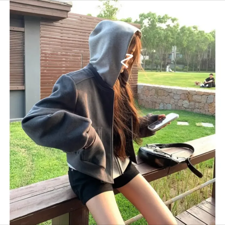 韩系复古纯色秋季休闲气质棒球服短外套女2024秋季新款高级感卫衣