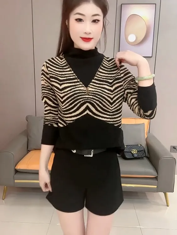 2024秋冬时尚洋气气质显瘦长袖百搭拼接减龄打底衫