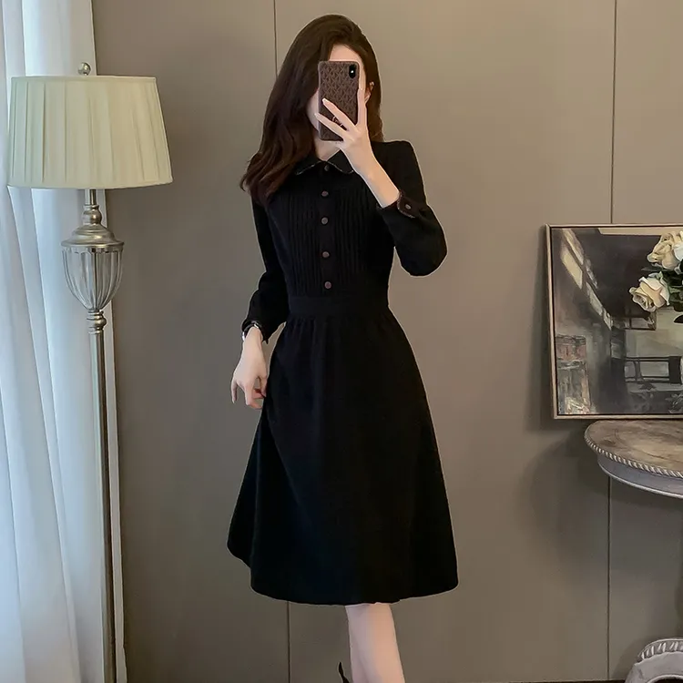 黑色小香风气质连衣裙女2025秋冬新款收腰显瘦高级感配大衣打底裙