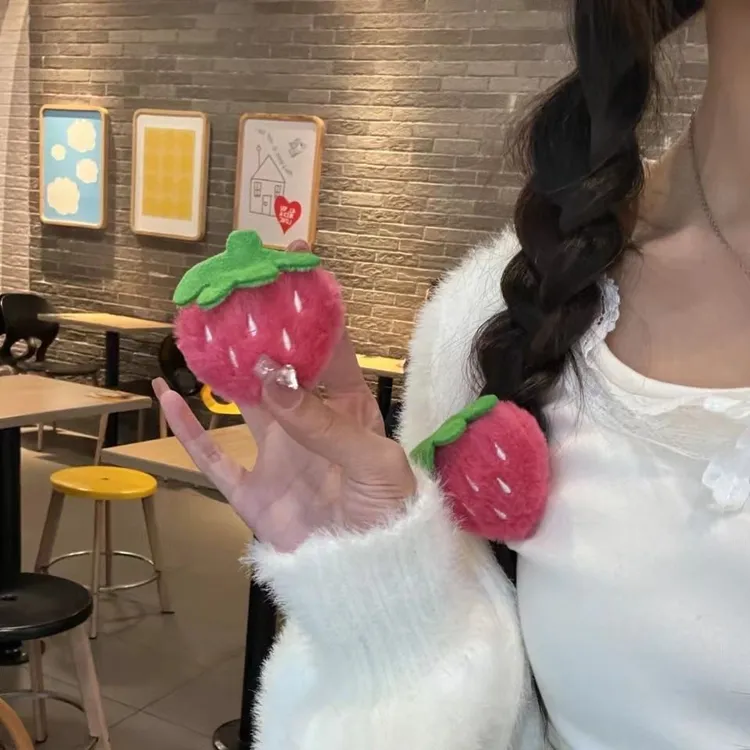 可爱粉色草莓刘海发夹女前额夹子头饰边夹侧边毛绒发卡发饰新款
