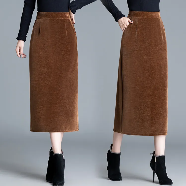 暗花金丝绒中长款女秋冬2024新款百搭休闲裙中长款直筒包臀裙大码