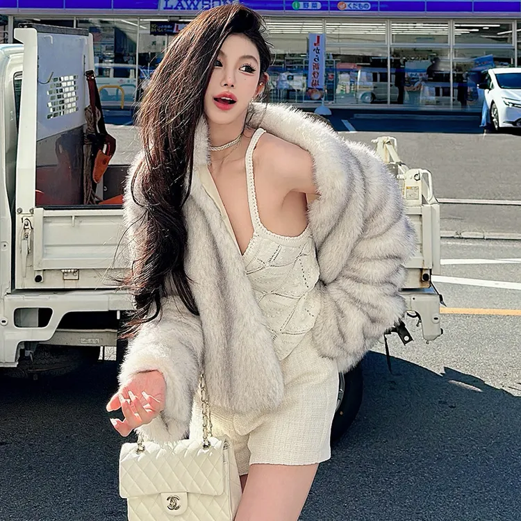 时尚易梦玲同款网红款环保毛日系冬季短外套毛绒仿皮草短款