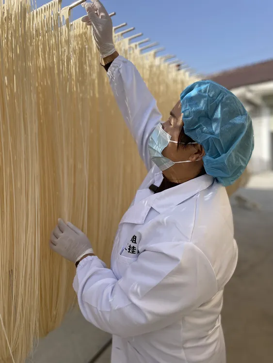 安徽特产舒城张母桥手工空心咸挂面传统古法制作长寿面月子面