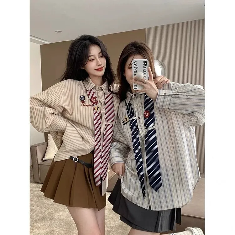 胖mm大码女装设计感领带条纹polo领衬衫女春秋季宽松长袖开衫上衣