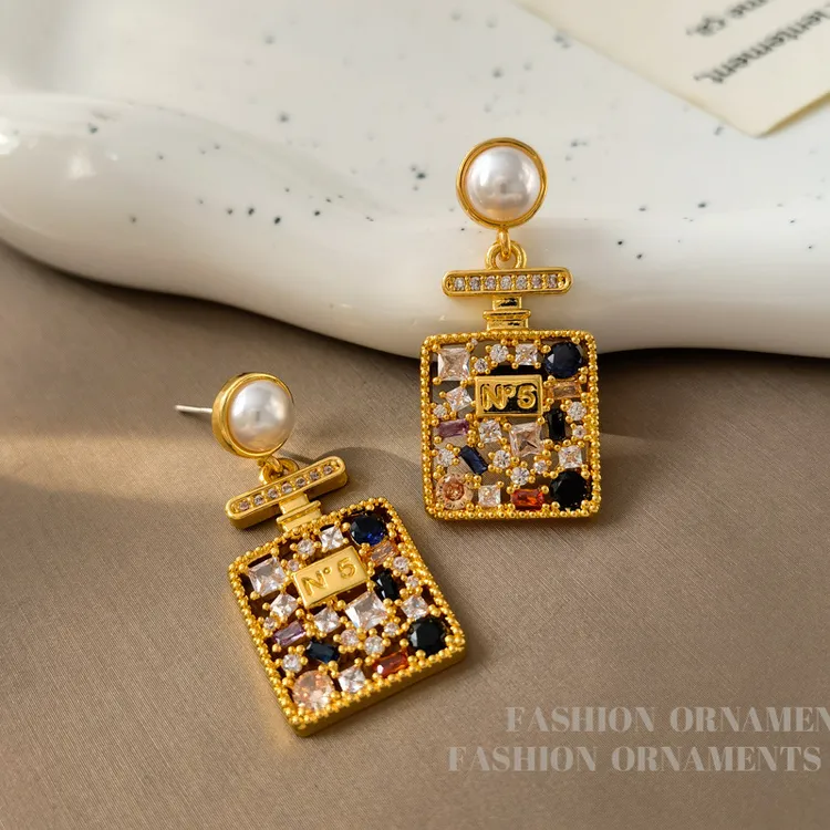 铜合金耳饰 轻奢高级感香水瓶设计小众彩色耳钉耳饰2247001