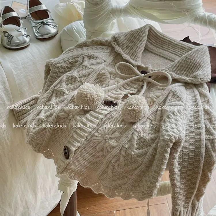 秋款新品手工钩花大球球系带毛衣外套