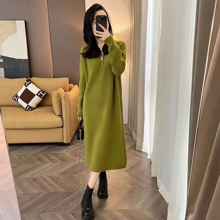 大码中长款秋冬新款针织连衣裙宽松显瘦百搭气质毛衣裙半拉链高领