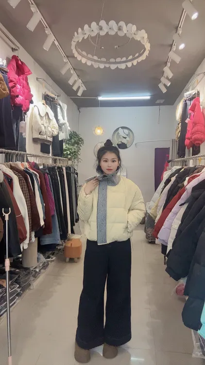 时尚短款羽绒外套