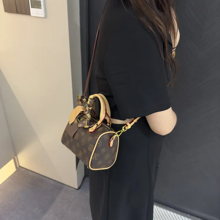 MONICA KIKI/莫妮卡奇奇轻奢女士包时尚百搭新款波士顿包