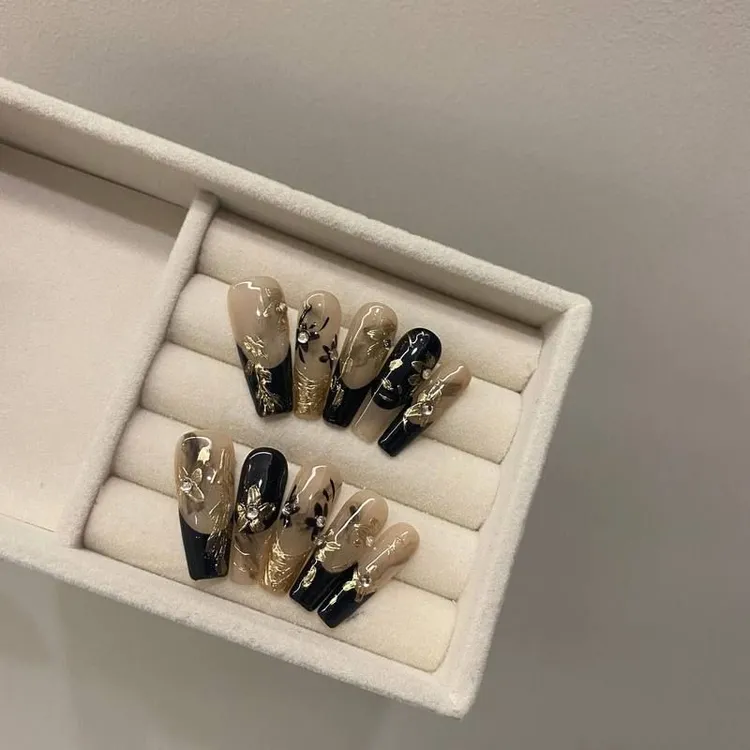 【墨金】高级感秋冬手绘孃钻花朵纯手工穿戴甲