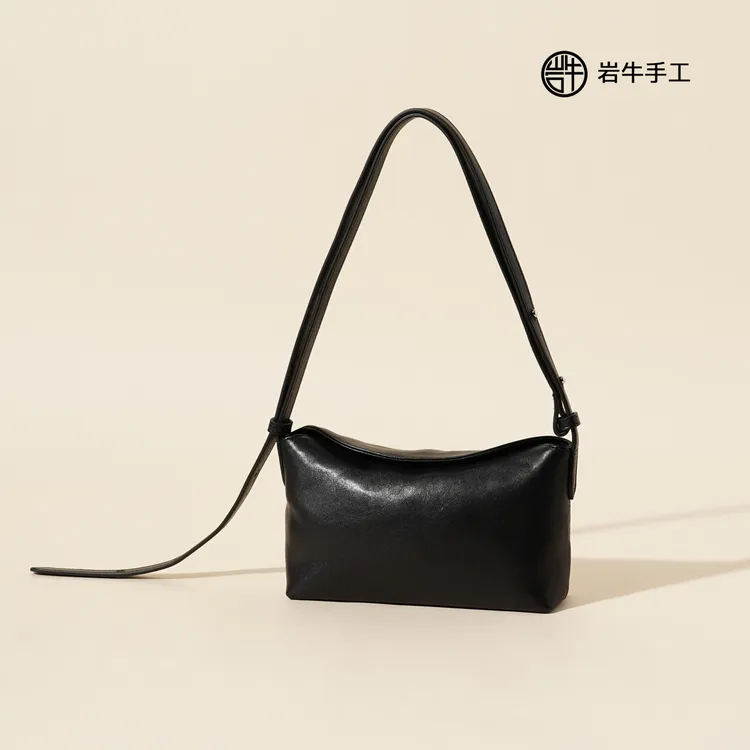 岩牛手工新款轻奢休闲女士羊皮百搭通勤简约潮流腋下单肩包YN3396