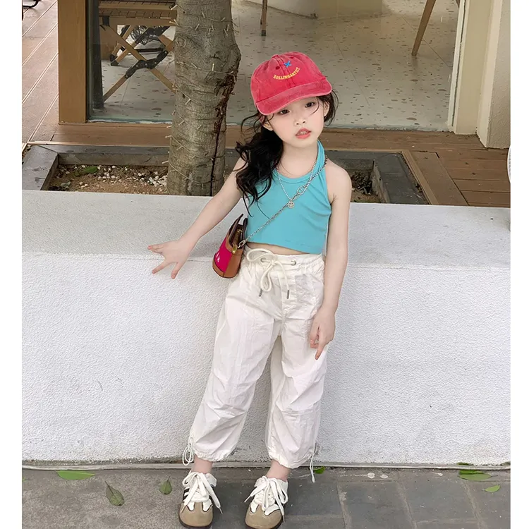 壹妈韩国童装女童夏装套装洋气休闲蓝色吊带背心白色工装裤两件套