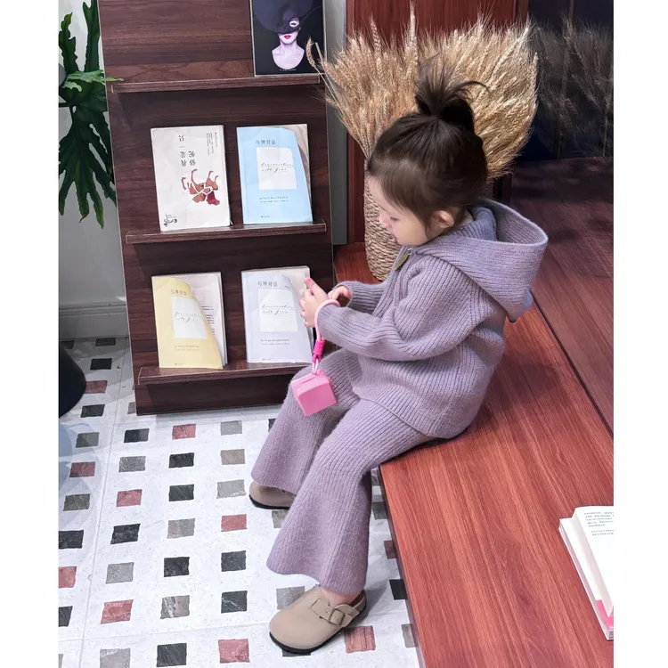 壹妈韩版童装萌娃穿搭女童春秋套装儿童洋气紫色连帽针织衫喇叭裤