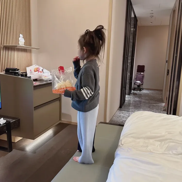 现货韩版童装女童学院风套装儿童秋季洋气灰色针织外套拼色裤子