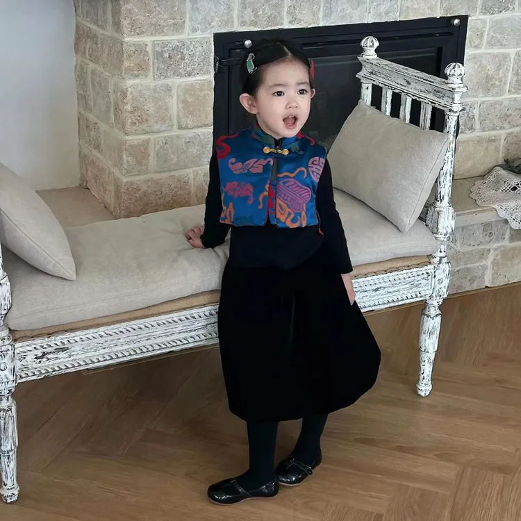壹妈童装萌娃穿搭女童秋冬套装儿童新中式洋气提花马甲上衣半身裙