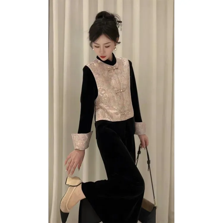 新中式2025秋冬新款国风盘扣提花马甲内搭上衣高腰丝绒半身裙套装