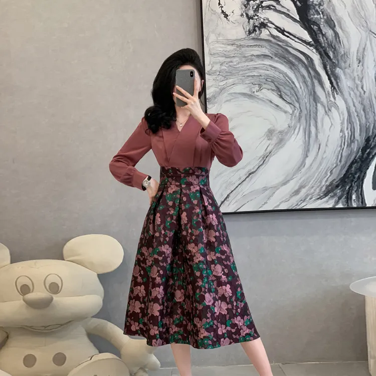 新中式碎花连衣裙2024秋季新款女装高级感气质阔太太洋气高贵裙子