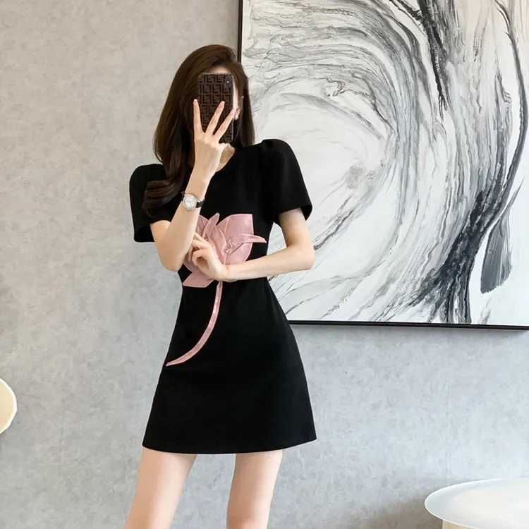 郁金香甜美圆领宽松显瘦T恤裙别致设计感黑色连衣裙女装夏季减龄