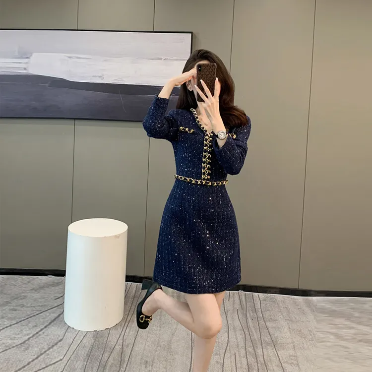 轻奢优雅V领修身编织链条亮片毛呢裙女秋冬季小香风粗花呢连衣裙