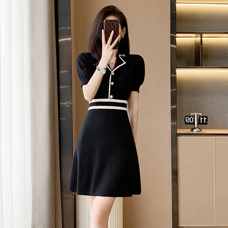 名媛小香风针织小黑裙2024春夏季新款短袖翻领高腰A字冰丝连衣裙