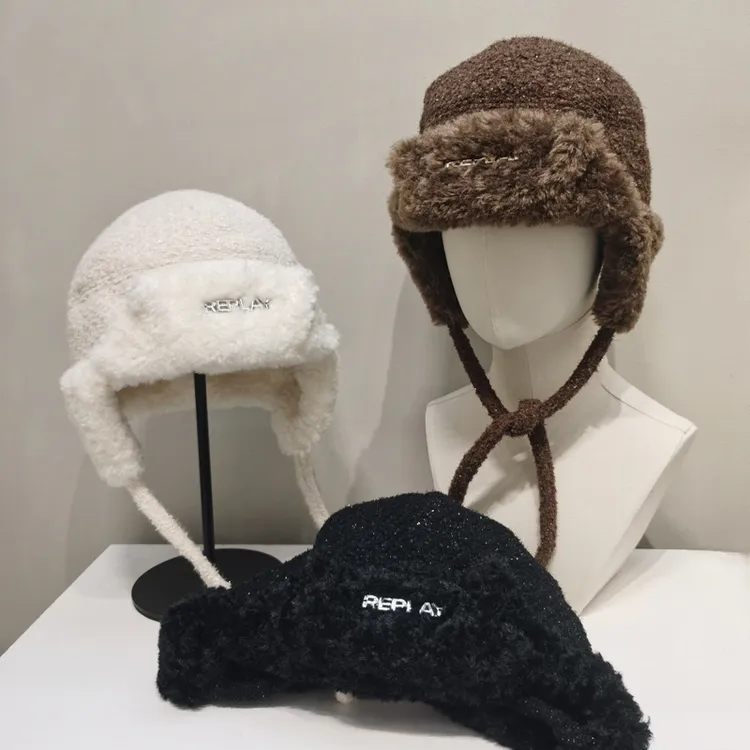 新款毛绒雷锋帽子鸭舌帽秋冬季保暖棒球帽可爱加厚护耳骑车