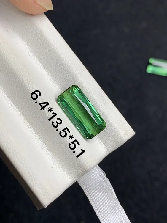 天然绿碧玺裸石4.51Ct