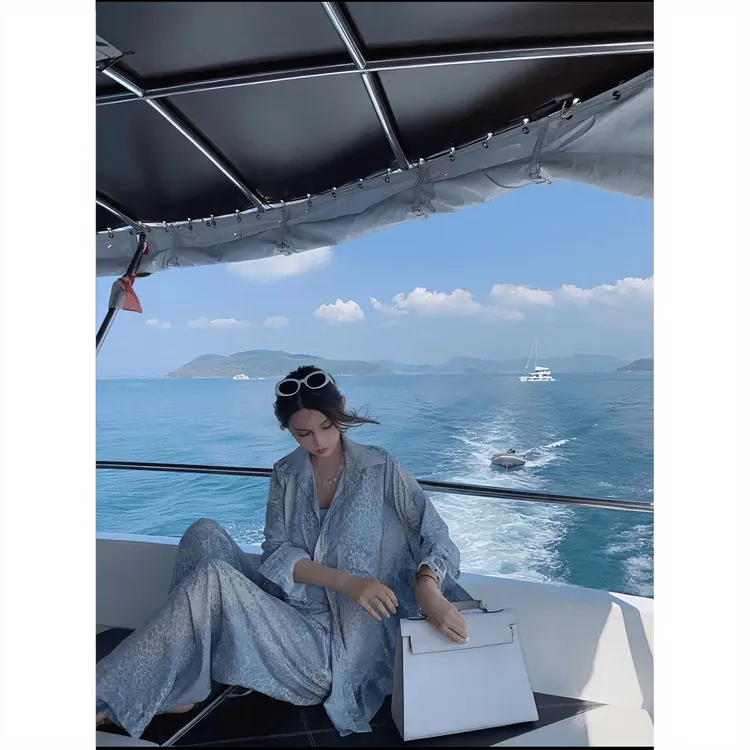 YOYO 辣妹气质高级感松弛慵懒风宽松豹纹印花设计感衬衫上衣/长裤