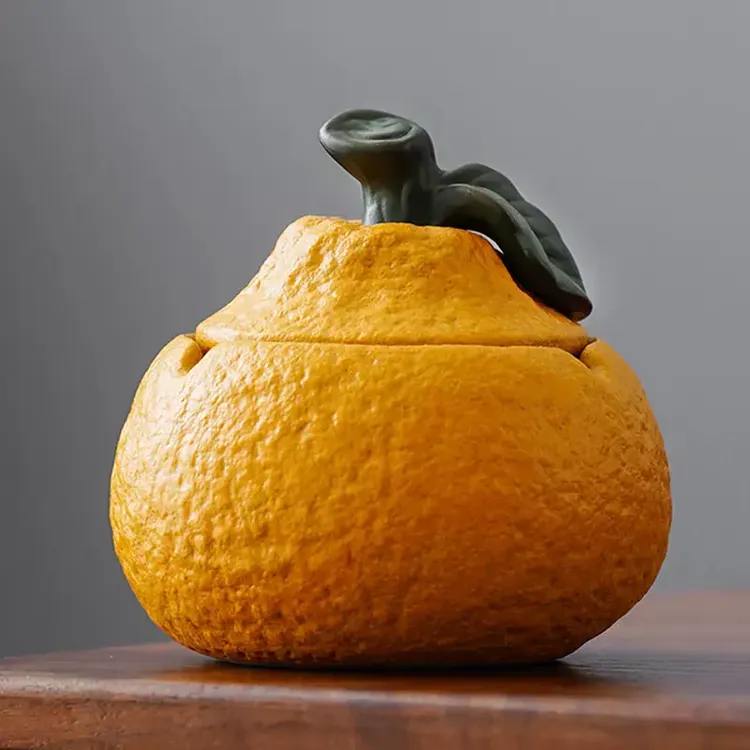 【丑橘】大吉大利陶瓷烟灰缸家用茶几带盖个性装饰摆件防风防飞灰