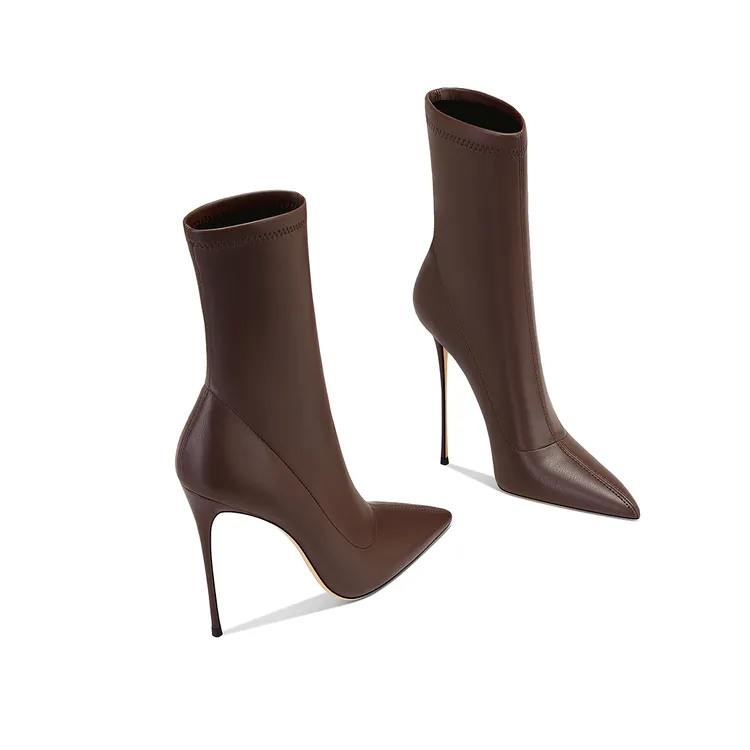 爆款棕色瘦瘦靴时装靴百搭气质小众2025秋季新款尖头细跟高跟鞋女