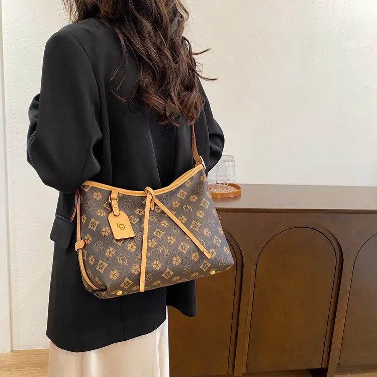 单肩包轻奢时尚休闲百搭女士通勤洋气潮流经典秋冬印花女包包2258