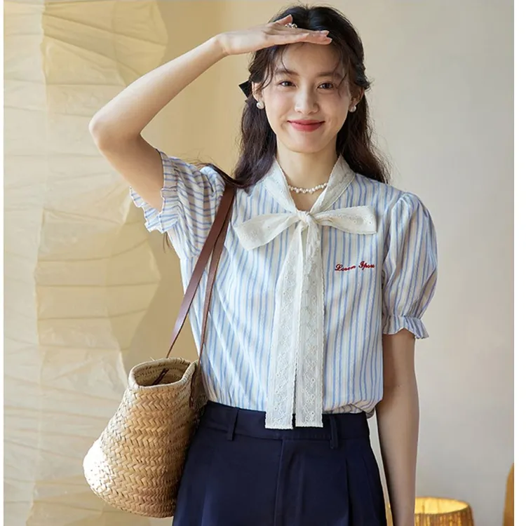 法式复古花边蝴蝶结翻领衬衫女2024夏新款短袖遮肚泡泡袖减龄上衣
