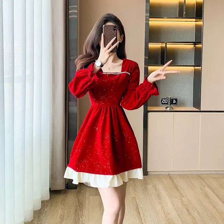 新年战袍红色丝绒连衣裙女春季年会生日礼服高级感法式公主蓬蓬裙