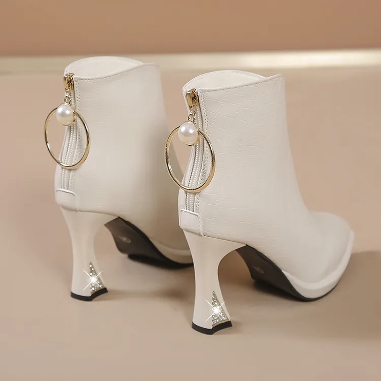 设计感百搭粗跟短靴女2025秋冬新款时尚水钻防水台尖头高跟时装靴