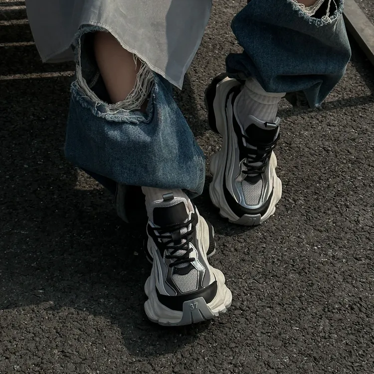 SGIRLTWTW韩版厚底轻便老爹鞋女小众新款网面透气百搭休闲运动鞋