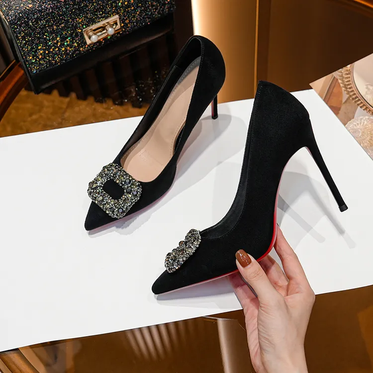 法式黑色红底高跟鞋2025新款轻奢百搭细跟高跟鞋绒面单鞋女通勤风