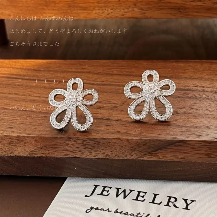 铜合金锆石耳饰 【花开半夏】轻奢时尚精致满钻花朵耳环甜美耳钉