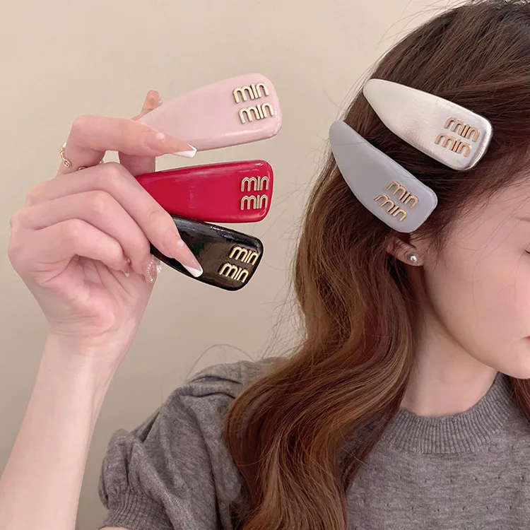 fever同款 2024新款高级小众BB夹发卡发饰侧边夹字母PU皮发夹女