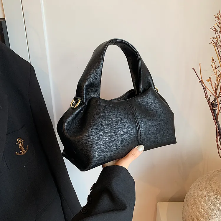 秋冬季复古小包包女2024新款时尚百搭斜挎包高级感超火手提饺子包