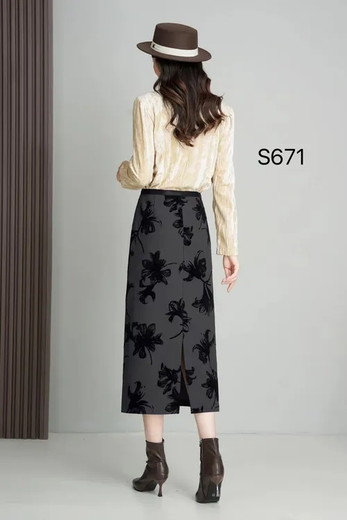印花半身裙，弹性纤维布料