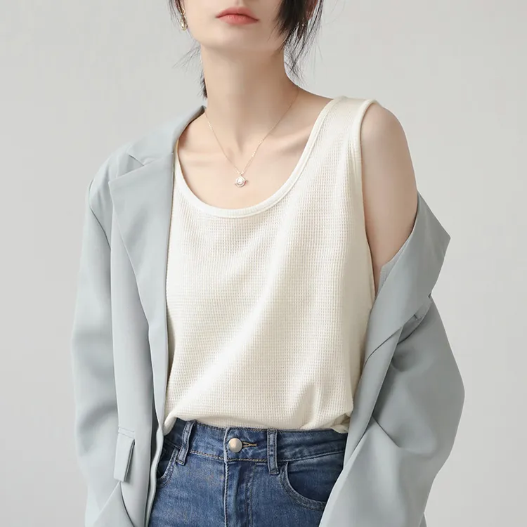 2025新款夏华夫格白色吊带背心女夏宽松上衣无袖西装内搭打底上衣