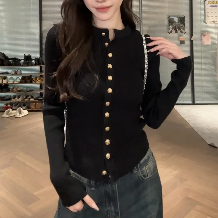 【部分现】高级感金属扣长袖针织衫新款软糯修身显瘦内搭打底衫M197